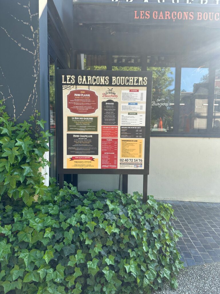 https://www.comsteph.fr/wp-content/uploads/2025/05/panneau-garcon-768x1024.jpg